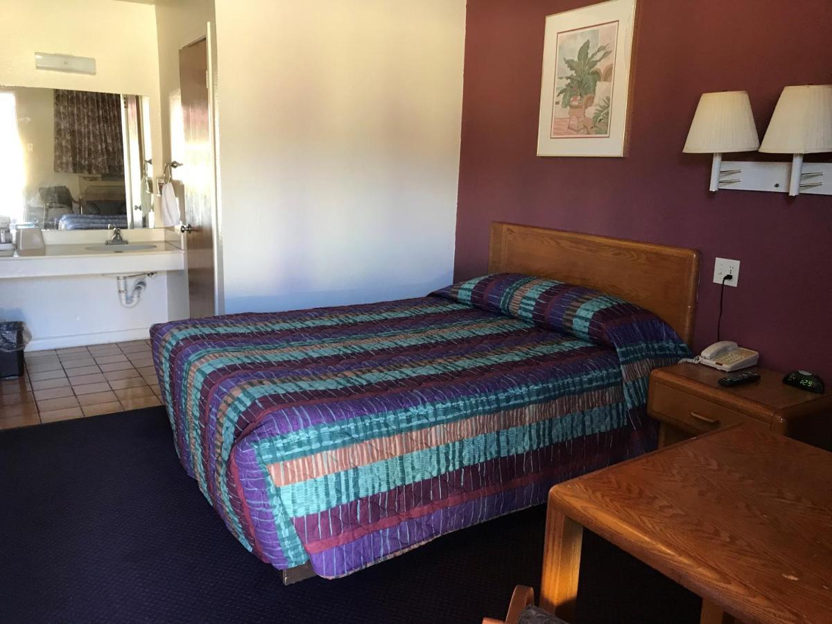 Luxury Inn George West Екстер'єр фото