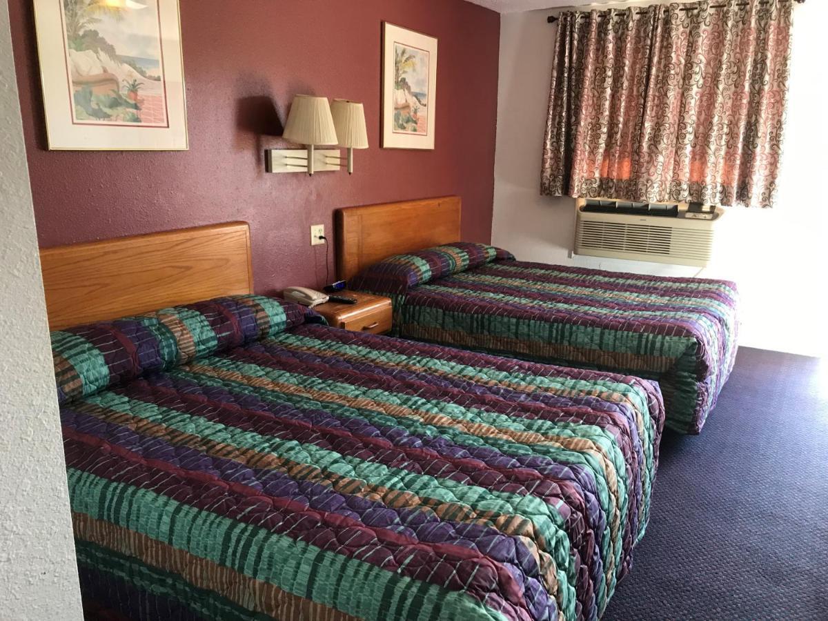 Luxury Inn George West Екстер'єр фото