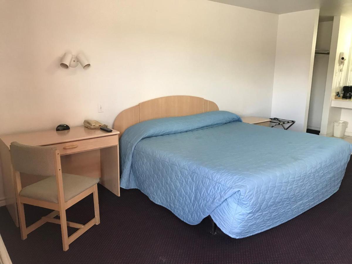 Luxury Inn George West Екстер'єр фото